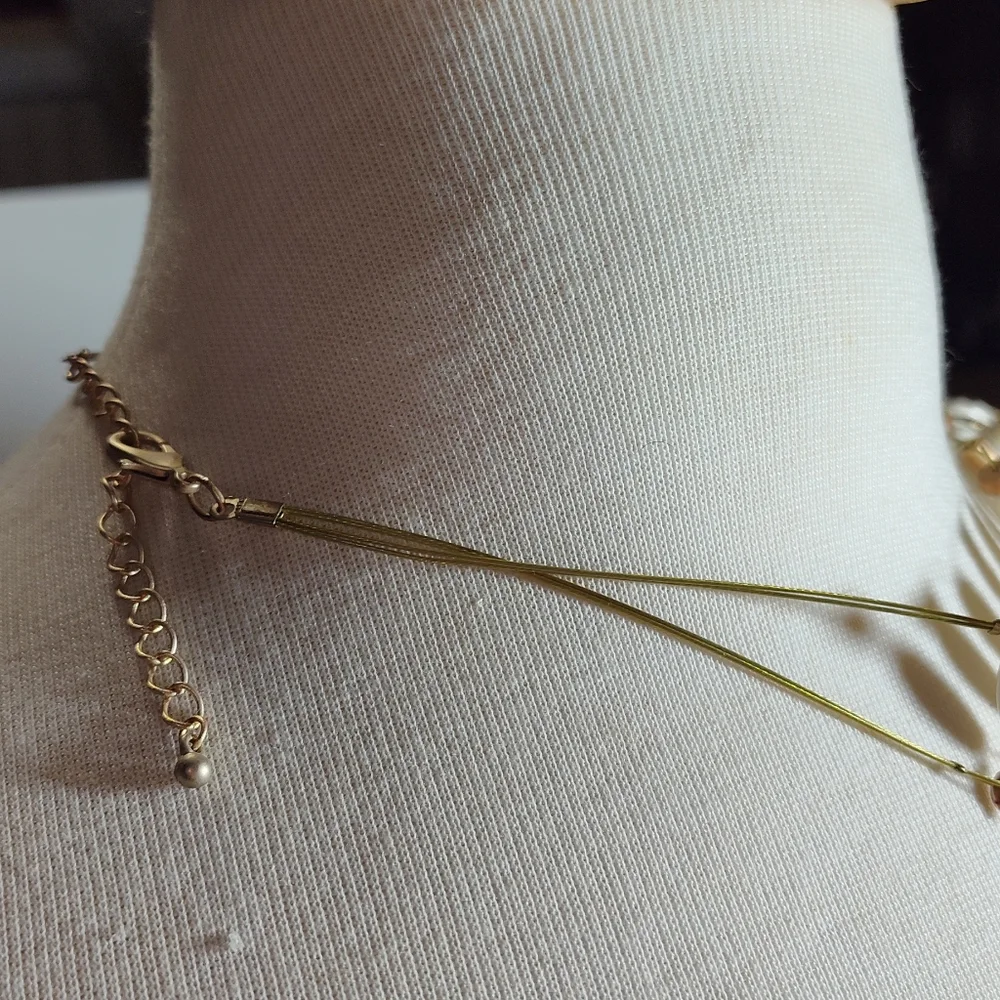Long Large Statement Ivory Gold Necklace Nwot